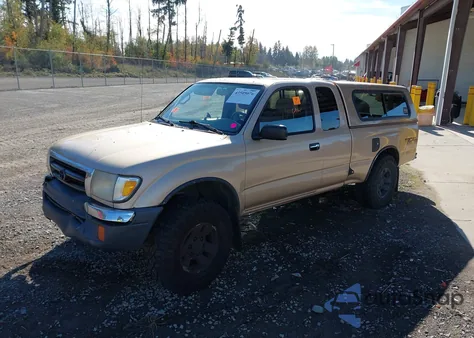 1998 Toyota Tacoma Base V6 z USA, uszkodzony, nr VIN 4TAWN72N9WZ147933